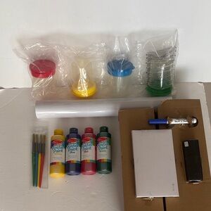 Melissa & Doug Kids Easel AccesoPaint Set with Red, Yellow, Blue, Green